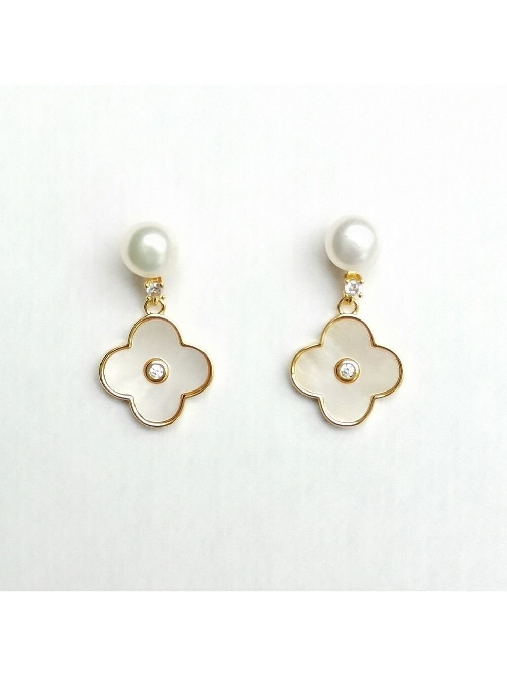 Pearl 14k Gold Earrings Mother of Pearl Clover Stud 🆕